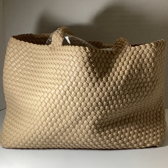 Queenoris - Picture 5 of 7